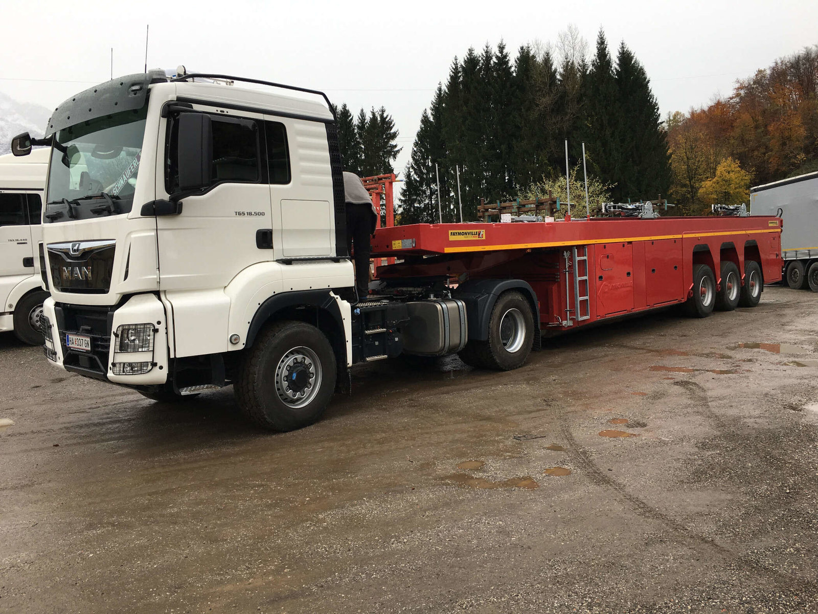 Hängerzug von Transporte Stadlbauer GmbH Transportunternehmen